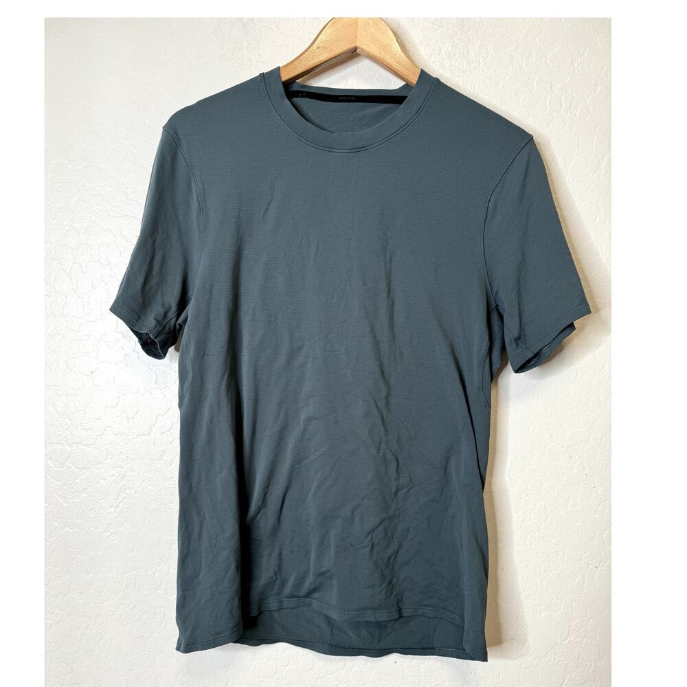 Lululemon Men or Women Activewear Short Sleeve T-Shirt Sz Medium